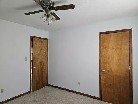Bedroom - 355 Smith Ln, Berea, KY 40403 photo 5 of 12