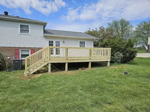 Exterior - 355 Smith Ln, Berea, KY 40403 photo 5 of 12