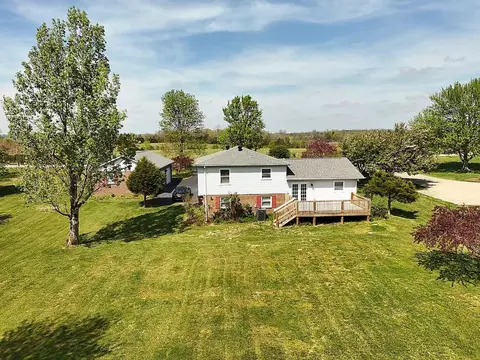 Exterior - 355 Smith Ln, Berea, KY 40403 photo 6 of 12