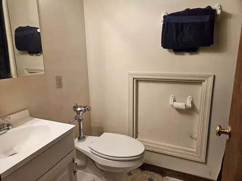 Bath - 355 Smith Ln, Berea, KY 40403 photo 7 of 10