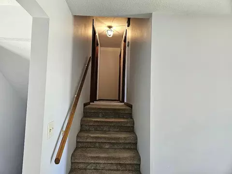 Entry Way - 355 Smith Ln, Berea, KY 40403 photo 1 of 1