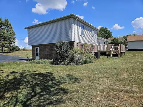 Exterior - 355 Smith Ln, Berea, KY 40403 photo 8 of 12