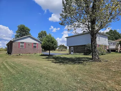 Exterior - 355 Smith Ln, Berea, KY 40403 photo 9 of 12