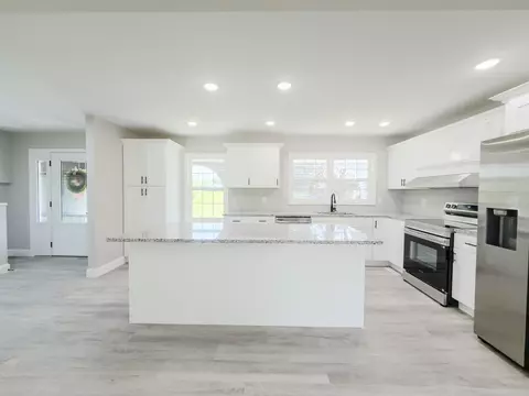 Kitchen - 585 Standard Ave, Corbin, KY 40701 photo 3 of 4