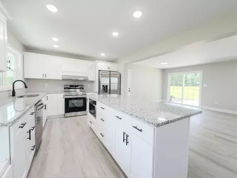 Kitchen - 585 Standard Ave, Corbin, KY 40701 photo 1 of 4