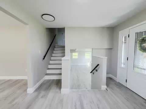 Entry Way - 585 Standard Ave, Corbin, KY 40701 photo 1 of 2