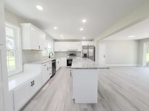 Kitchen - 585 Standard Ave, Corbin, KY 40701 photo 4 of 4