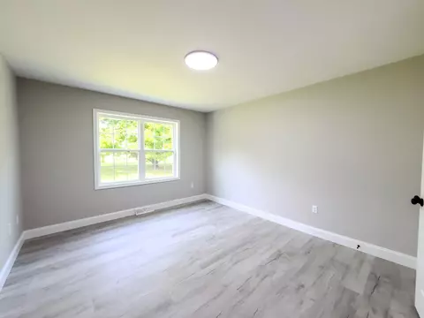 Bedroom - 585 Standard Ave, Corbin, KY 40701 photo 7 of 7