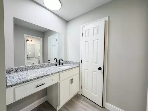Bath - 585 Standard Ave, Corbin, KY 40701 photo 5 of 5