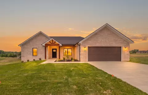 212 Carhartt Dr, Richmond, KY 40475