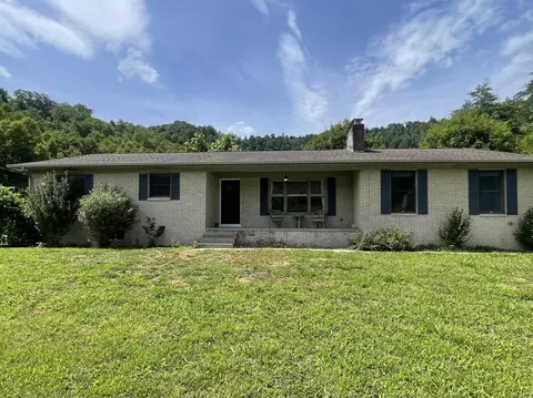 1153 Ky 718, Flat Lick, KY 40935
