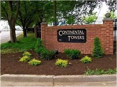 2121 Nicholasville Rd, Lexington, KY 40503