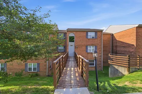 421 Redding Rd, Lexington, KY 40517