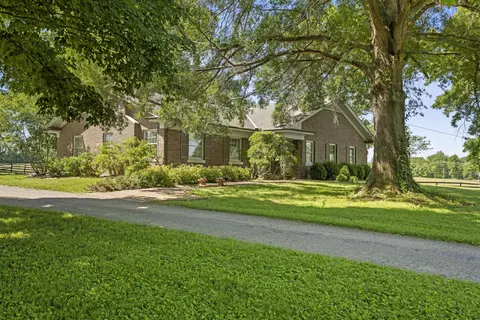4036 N Cleveland Rd, Lexington, KY 40516