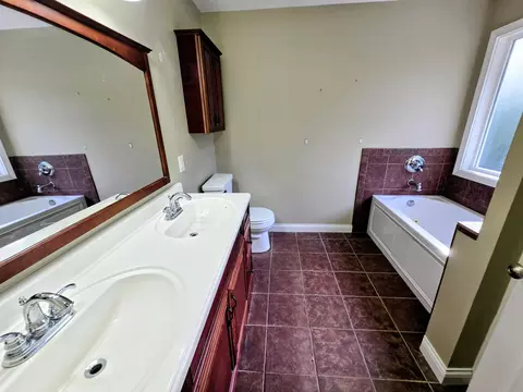 Bath - 105 Summeridge Rd, Georgetown, KY 40324 photo 1 of 4