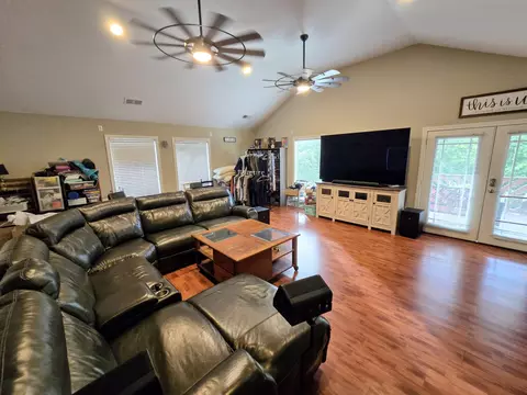 Living - 105 Summeridge Rd, Georgetown, KY 40324 photo 7 of 9