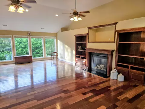 Living - 105 Summeridge Rd, Georgetown, KY 40324 photo 3 of 9