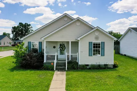 322 Village Dr, Berea, KY 40403