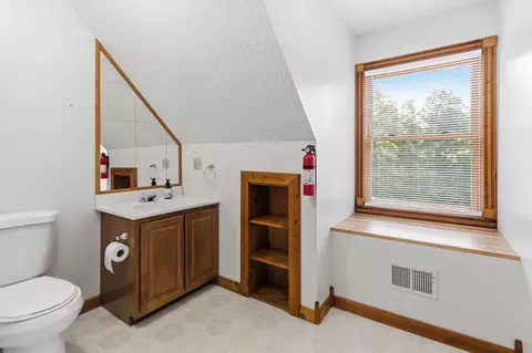 Bath - 1803 Patsy Riffe Rd, Middleburg, KY 42541 photo 3 of 5