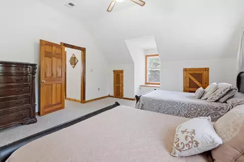 Bedroom - 1803 Patsy Riffe Rd, Middleburg, KY 42541 photo 4 of 6