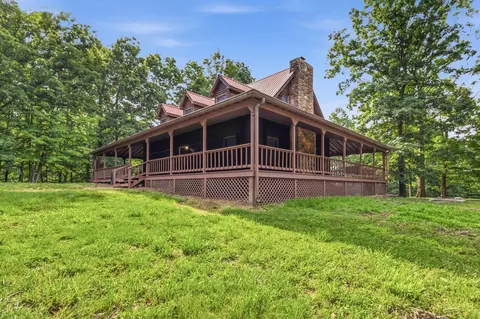 Exterior - 1803 Patsy Riffe Rd, Middleburg, KY 42541 photo 2 of 15
