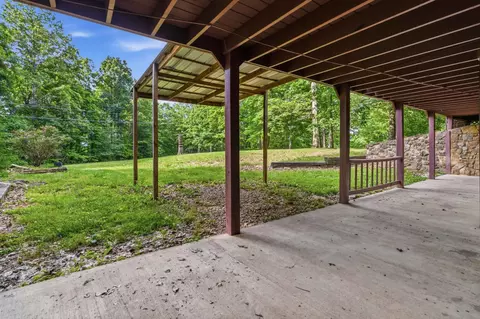 Exterior - 1803 Patsy Riffe Rd, Middleburg, KY 42541 photo 8 of 15