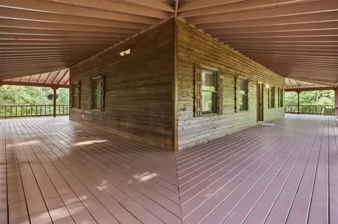 Exterior - 1803 Patsy Riffe Rd, Middleburg, KY 42541 photo 3 of 15