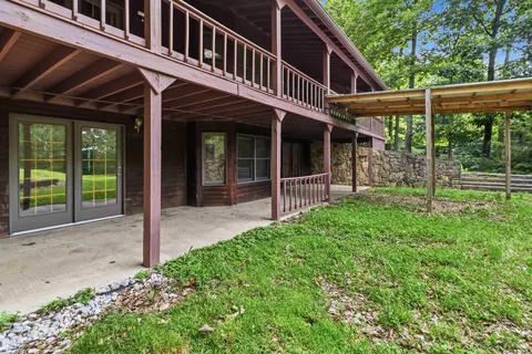 Exterior - 1803 Patsy Riffe Rd, Middleburg, KY 42541 photo 7 of 15