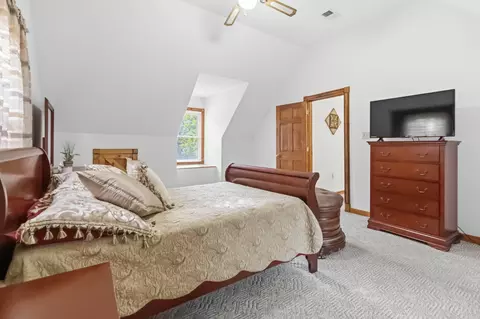 Bedroom - 1803 Patsy Riffe Rd, Middleburg, KY 42541 photo 6 of 6