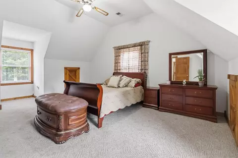 Bedroom - 1803 Patsy Riffe Rd, Middleburg, KY 42541 photo 5 of 6
