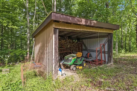 Exterior - 1803 Patsy Riffe Rd, Middleburg, KY 42541 photo 13 of 15