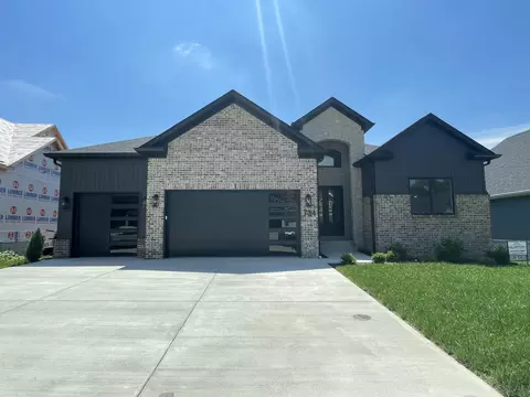734 Azalea Ln, Versailles, KY 40383