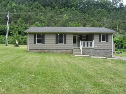 566 Lantern Way, Frenchburg, KY 40322