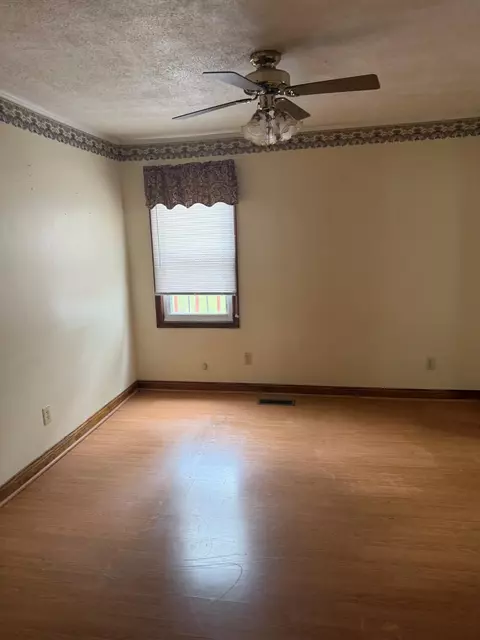Bedroom - 318 First St, Midway, KY 40347 photo 1 of 3