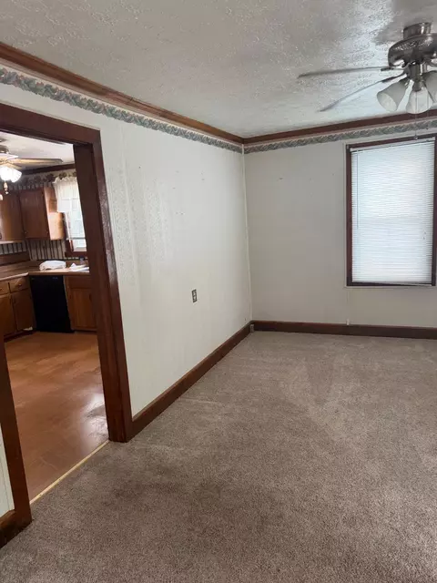 Living - 318 First St, Midway, KY 40347 photo 2 of 2