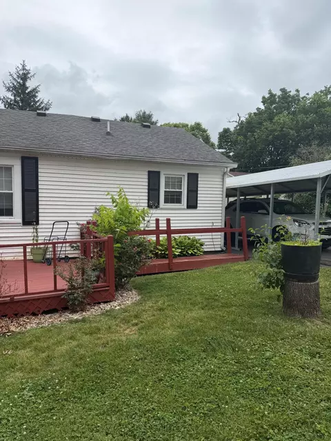 Exterior - 318 First St, Midway, KY 40347 photo 1 of 4