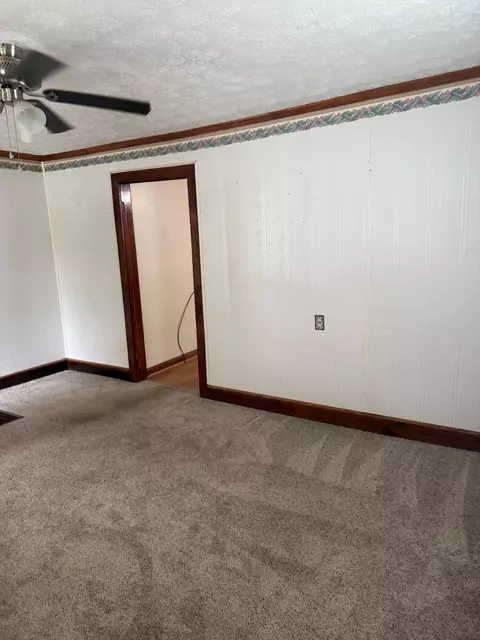 Living - 318 First St, Midway, KY 40347 photo 1 of 2