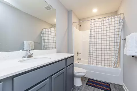 Bath - 102 Bellatrix Ct, Georgetown, KY 40324 photo 2 of 3