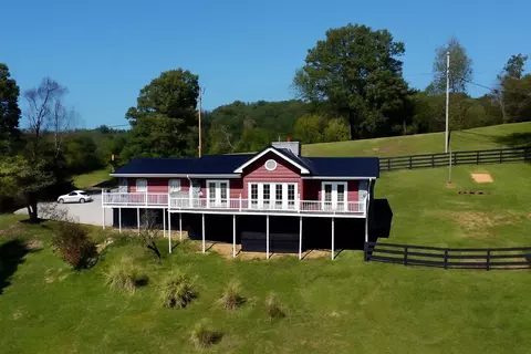 262 Mt Pleasant Rd, Louisa, KY 41230