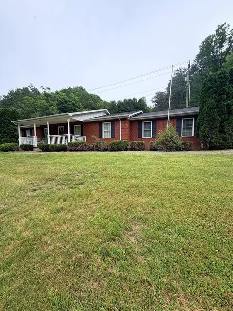 17004 Kentucky 979, Beaver, KY 41604