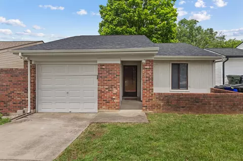 1345 Grafton Dr, Lexington, KY 40515