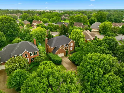 1165 Chetford Dr, Lexington, KY 40509