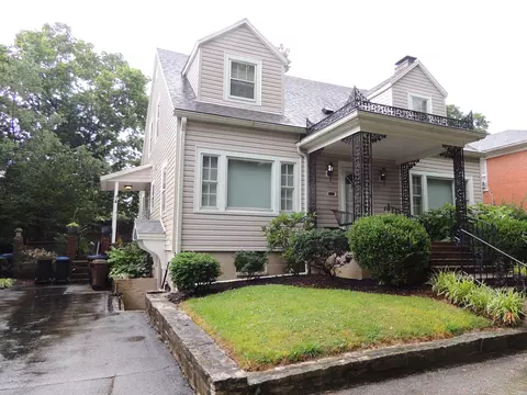 4 Tanner Ct, Frankfort, KY 40601