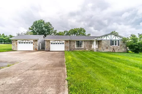 145 Country Estates Dr, Paint Lick, KY 40461