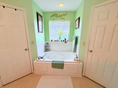 Bath - 113 Legacy Dr, Berea, KY 40403 photo 5 of 6