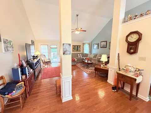 Entry Way - 113 Legacy Dr, Berea, KY 40403 photo 1 of 4