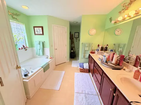 Bath - 113 Legacy Dr, Berea, KY 40403 photo 1 of 6