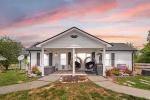 5600 Richmond Rd, Irvine, KY 40336