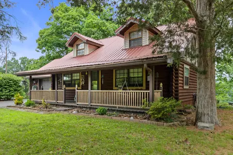946 E Lakeshore Dr, Burnside, KY 42519