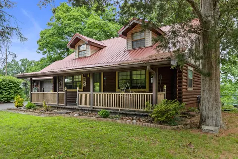 946 E Lakeshore Dr, Burnside, KY 42519